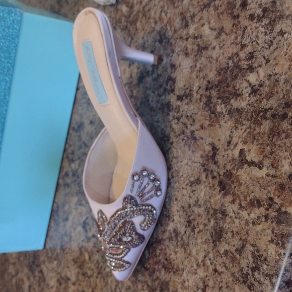Blue By Betsy Johnson Blush Coset Embellished Heeled Wedding Mules size 7.5 - Picture 8 of 16